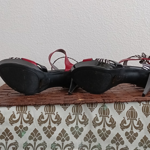 Guess Zebra and red platforms - Picture 9 of 9